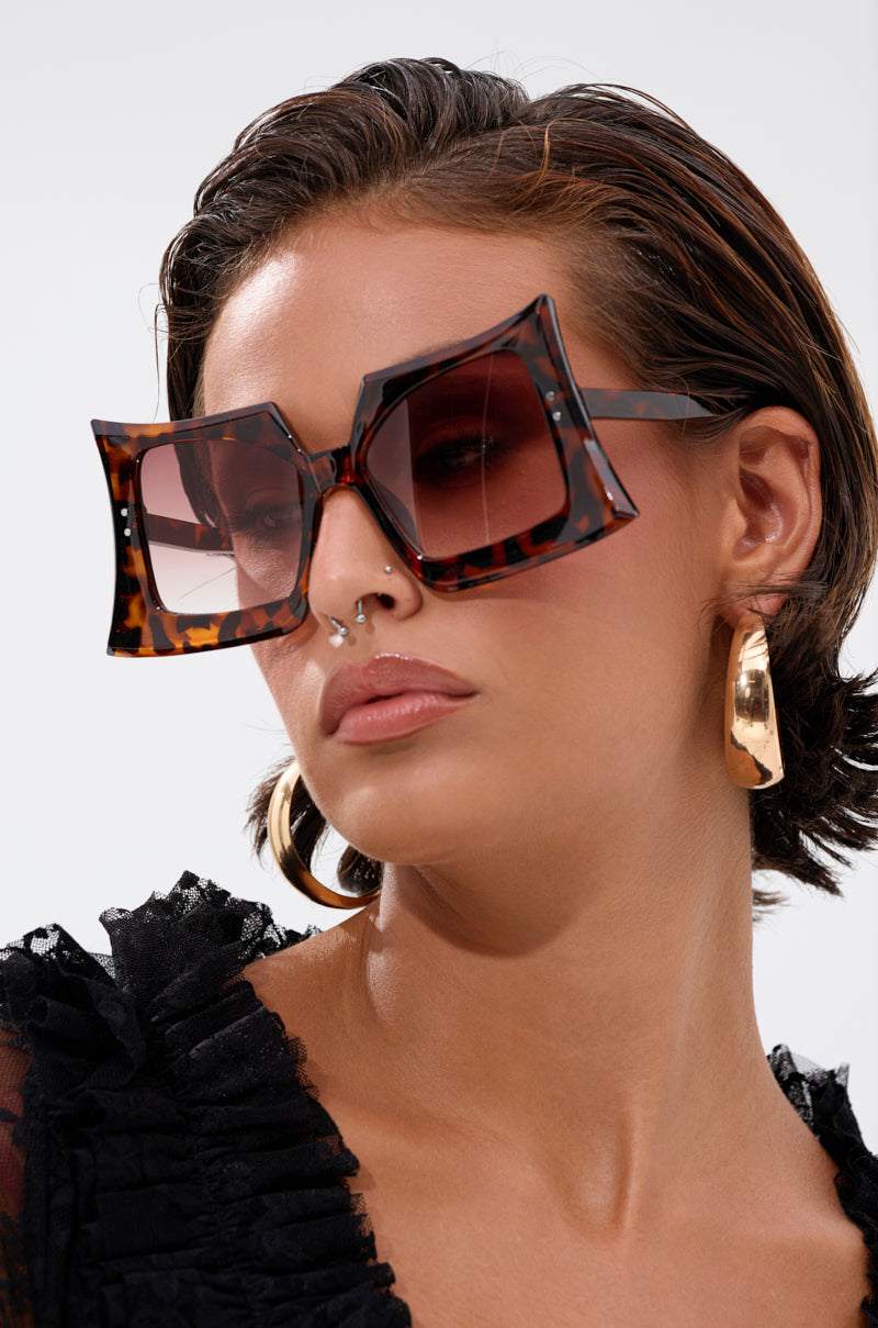 SHELLY SUNGLASSES